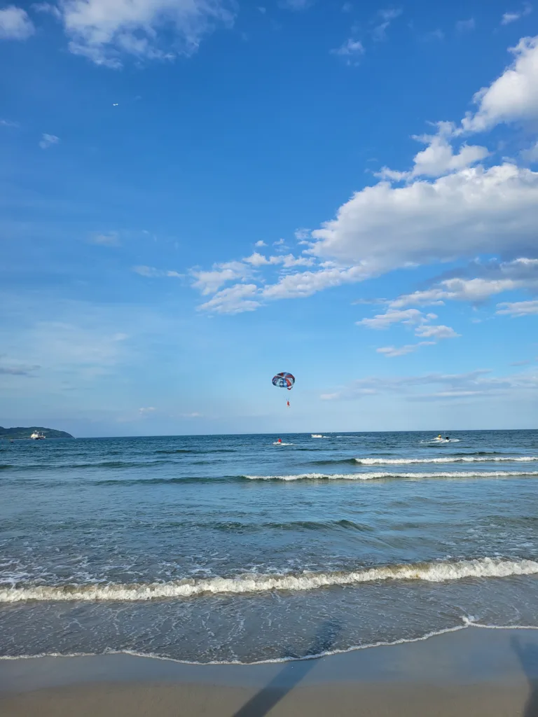 windsurfing in da nang